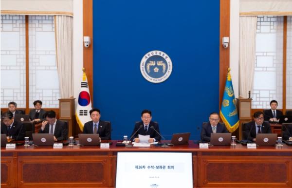 이재명 대통령 '기름값 바가지 같은 반사회적 악행, 엄정하게 대응해야' 기사 이미지