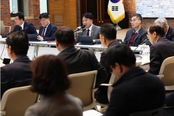 김영환 충북도지사, “중동 정세 속 도민 민생 영향 예민하게 살펴야”