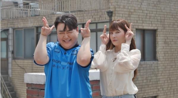 [SBS 아니근데진짜!] 이수지, 키링남 김규원에 “인기에 내 지분 있어. 수입 7대 3 정산 제안” 현장 초토화 기사 이미지